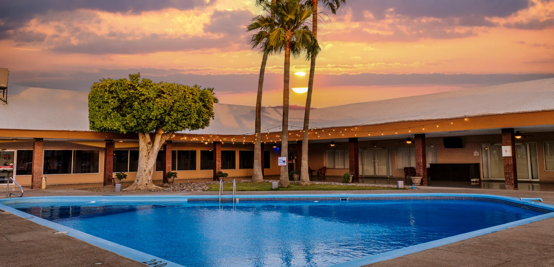El Camino Hotel & Suites Caborca Sonora